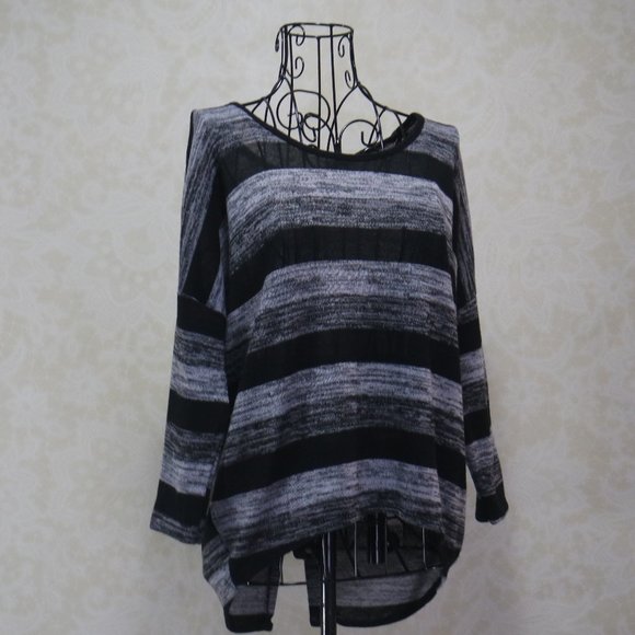 SOCIETY GIRL Black Grey Gray Stripes Button Accent Back 3/4 Sleeves Sweater Top - Picture 7 of 15